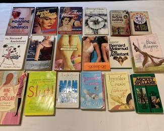 Lot # : 686 - Collection of erotica, pulp books (box)
