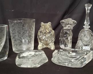 Lot # : 318 - Box of glass & crystal items: bell, vase, etc.
