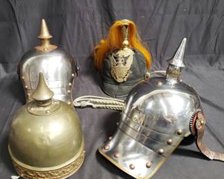 Lot # : 482 - Group of military helmets
