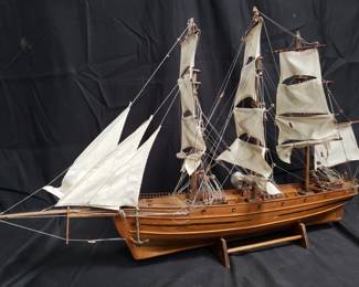 Lot # : 475 - Wooden ship model
