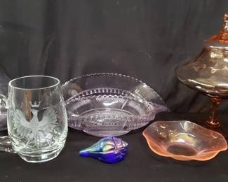 Lot # : 354 - Box of assorted glass items; vase, bowl, etc.
