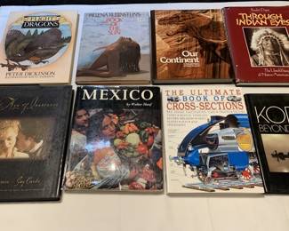 Lot # : 688 - Collection of coffee table books (box)
