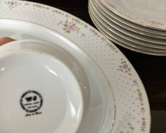 White Jade Dinnerware Set with Eva Pattern