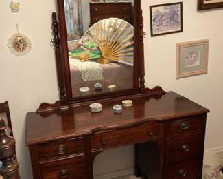 Chippendale Mahogany Vanity with Mirror