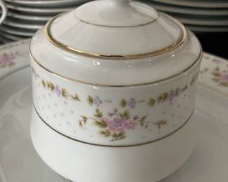 White Jade Dinnerware Set with Eva Pattern