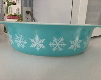 Pyrex Turquoise Snowflake Oval Casserole Dish