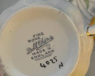 ell China Floral Pattern Teacup & Saucer