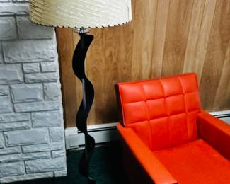 and those floor lamps!! 