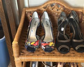 Coach and Four DOrsay Pump Stiletto Heel Peep Toe Watercolor Size