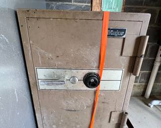 “MAJOR” Large Safe with Combination,
