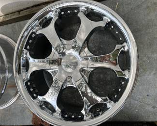 EQUUS WHEELS (set of 4 - 2 w/tires),