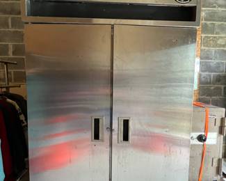 DELFIELD COMMERCIAL DOUBLE DOOR REFRIGERATOR,