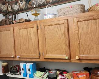 Display items over the washer/dryer