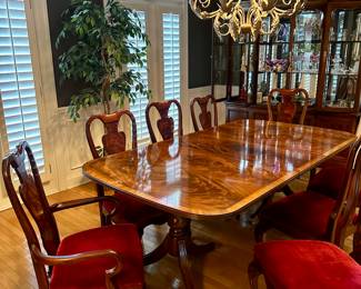 Stunning mahogany dining room double pedestal table 