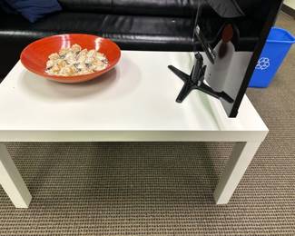 White table - 21” W x 35 1/2” L x 17 1/2” H