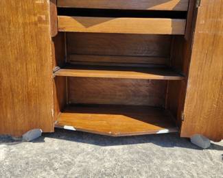 Same entryway table as on previous picture.