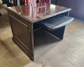 Low profile desk with Pullout keyboard stand.
$80