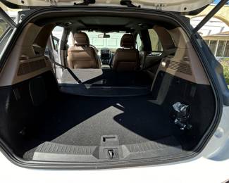 2017 Lincoln SUV, White Exterior, Fold Down Seats for Extra Storage, Brown Leather Interior,  Low Miles 17,563  VIN: 5LMCJ3C92HUL69381