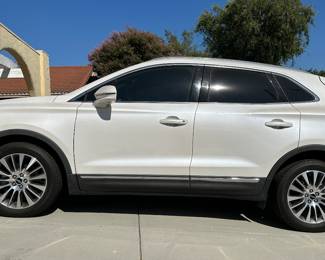 2017 Lincoln SUV, White Exterior, Brown Leather Interior,  Low Miles 17,563  VIN: 5LMCJ3C92HUL69381