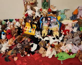 Large selection of Beanie Babies