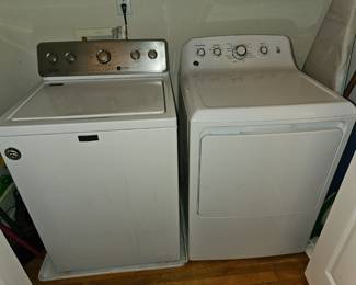 Washer/Dryer Set (very good condition)