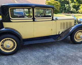 1928 Dodge Victory Six - Very Nice older restoration Original Yellow and Black Tan Interior. Car does not currently run.