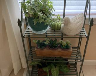 Plant stand