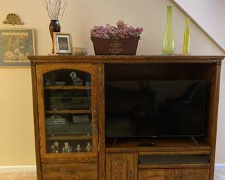 Entertainment center