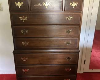 chest of drawers