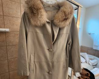 Vintage Leather Coat with Fur Collar