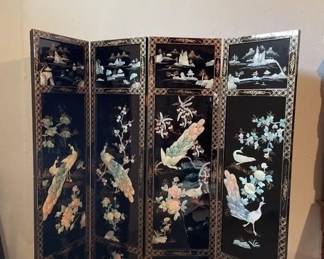 Lot 211 | Vintage Asian Chinese Coromandel Divider
