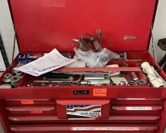 Lot 156 | Toolbox and Contents
