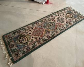 Lot 204 | Wool Runner
