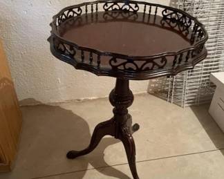 Lot 221 | Vintage Tripod Table
