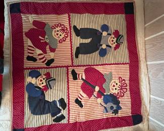 Raggedy Ann and Andy lap quilt 