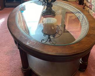 Oval coffee table 