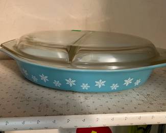Pyrex snowflake divided casserole dish