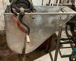 Corn sheller/husker