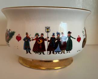 Wysocki Christmas bowl