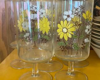 70’s daisy glasses
