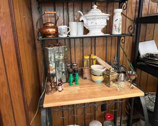 metal and wood bakers rack