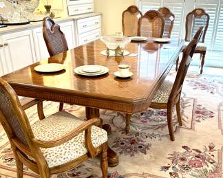 Vintage Thomasville Walnut double pedestal dining room table. 43” wide,  two leaves that extend to 102”  in length.