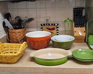 Vintage nesting bowls