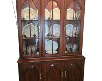 Pennsylvania House Cherry lighted china cabinet/ hutch with glass shelves