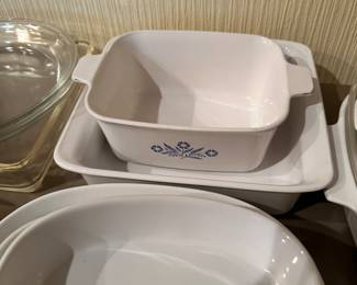 Vintage blue cornflower Corningware in great condition