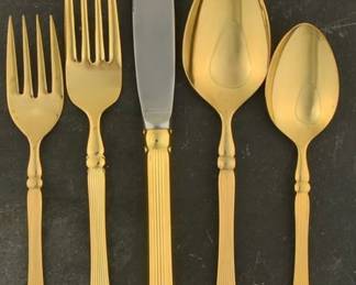 5 Piece Place Setting Spun Gold (Gold Electroplate)
by ROYAL GALLERY svc for 8 NEW never used.