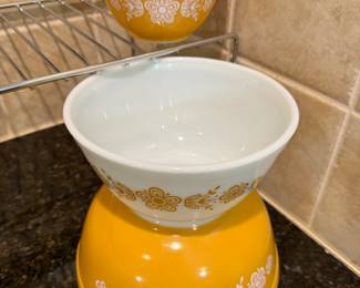 Vintage Pyrex Nesting Bowls