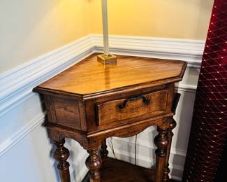 Drexel Heritage Corner Table