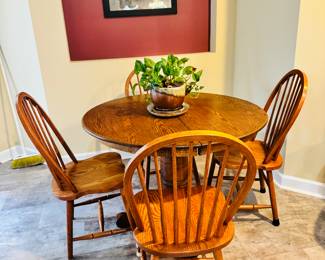 5 Piece Oak Dinette, Pedestal Table with 2 leaves