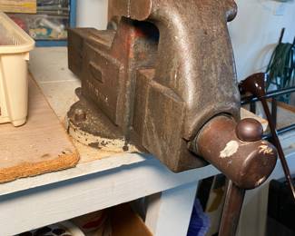 Bench Vise